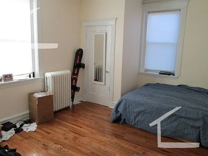 6 bed, 2100 sqft, $10,200 — Photo 2