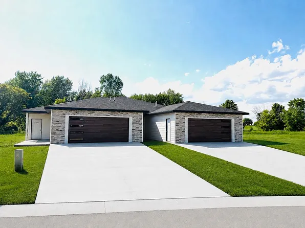 3308 Ponderosa Ct, Spirit Lake, IA 51360