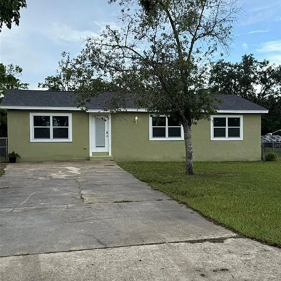 2549 Olive Ave — Photo 1