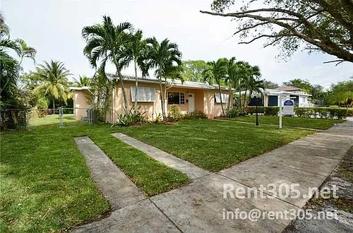 6515 SW 48th St Photo 1