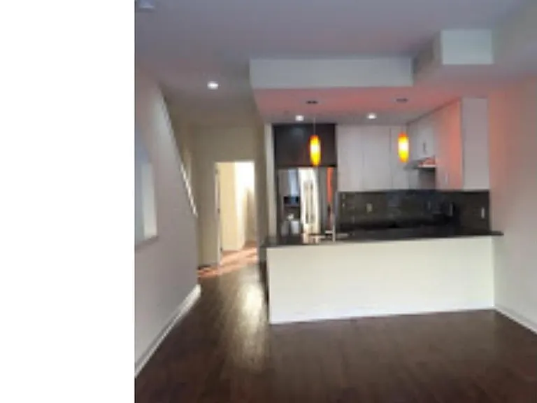 624 N 11th St #B — Photo 4