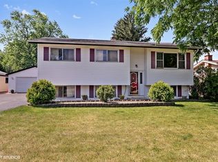 209 Holly Ave, Darien, IL 60561