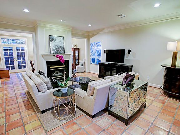 4th image of 2316 Potomac Dr