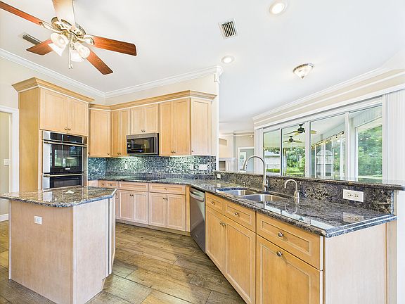 5th image of 1746 Wren Way