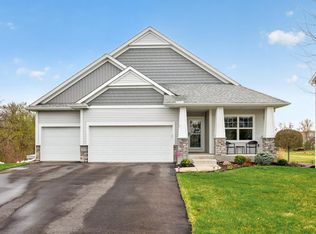 1305 Meadow Ct, Shakopee, MN 55379