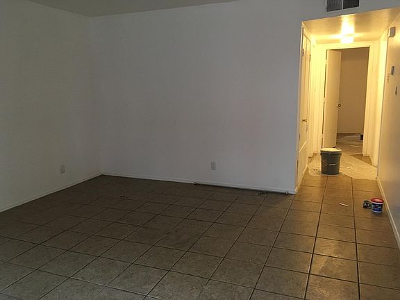4th image of 1906 Buena Vista Dr SE #B