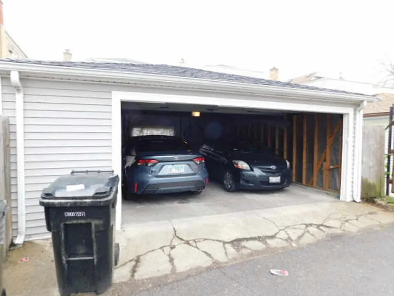 2544 N Laramie Ave #3 — Photo 2