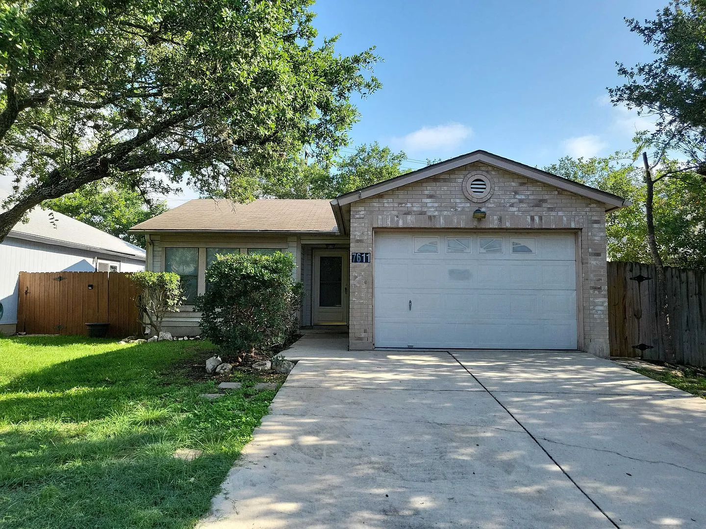 *Coming Soon* 2-Bedroom Home With Spacious Fenced Backyard & Garage! — Photo 1