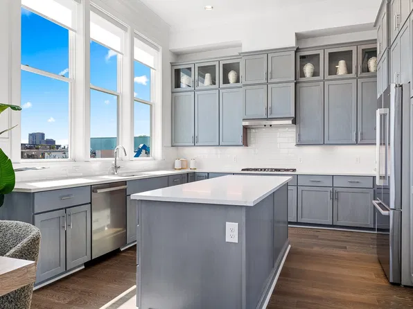 203 Carroll St, Fort Worth, TX 76107