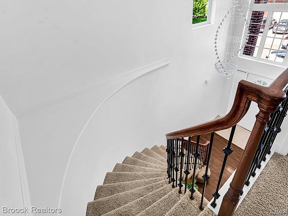 5th image of 27023 Ladbroke St