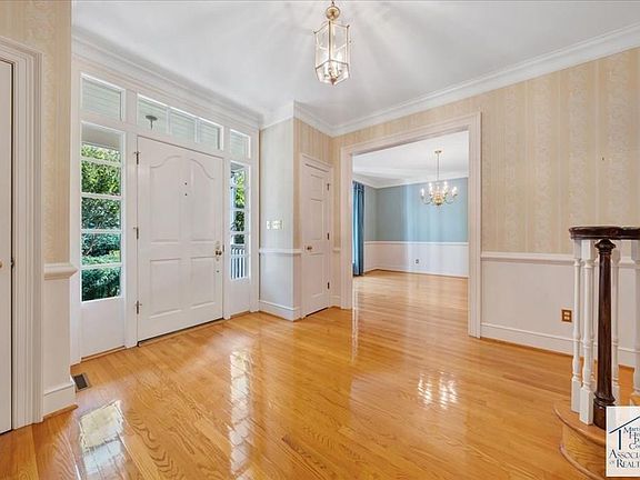 5th image of 201 Westover Ln