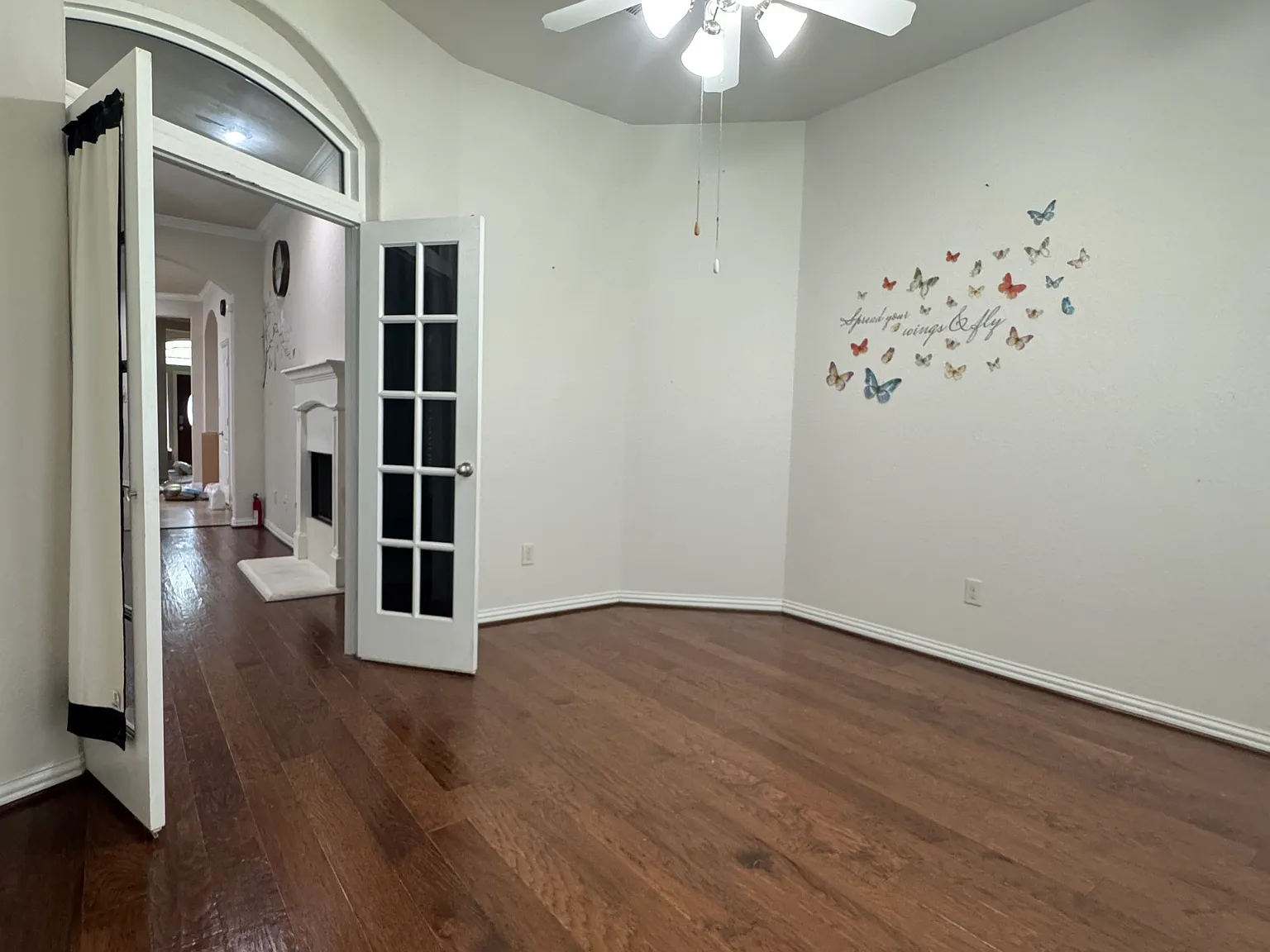 3 bed, 2020 sqft, $2,300 — Photo 3