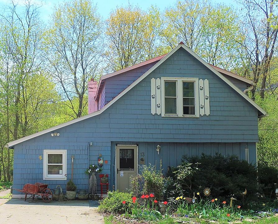 2 flr,cape,gardens surround