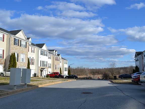 5th image of 404 Bertelli Ct