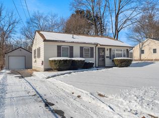 5 Peter Cooper Dr, Poughkeepsie, NY