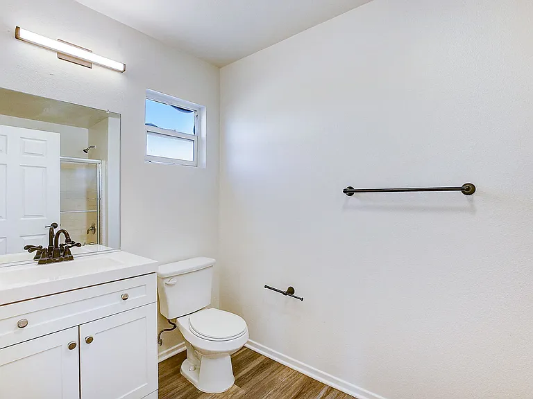 Toscana Apartments — Photo 24