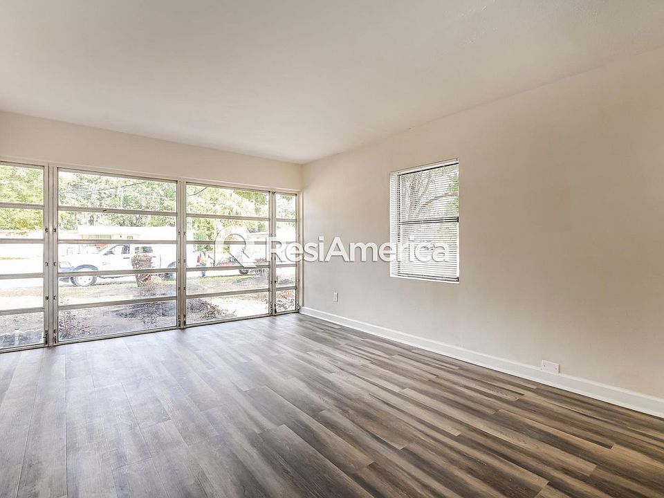 1st image of 5350 Oak Forest Dr