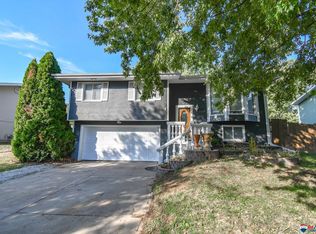 5525 S 8th St, Lincoln, NE 68512