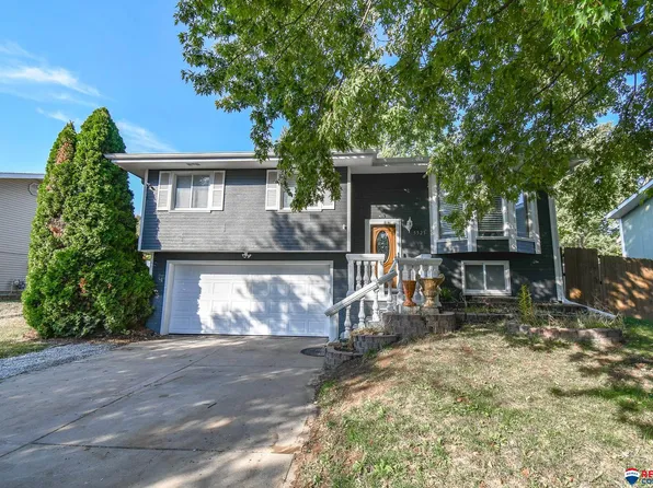 5525 S 8th St, Lincoln, NE 68512