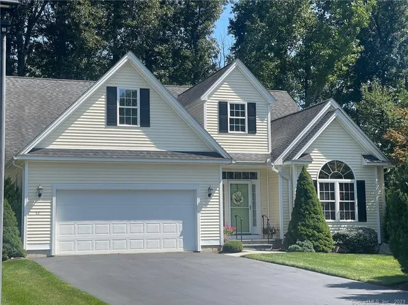 12 Riverwalk, Branford, CT 06405