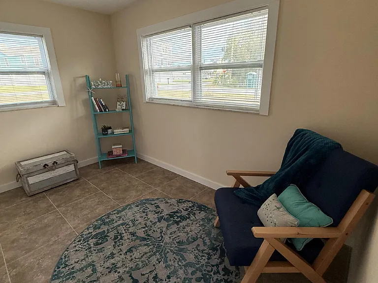 6814 Driftwood Dr — Photo 11