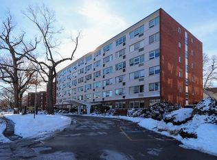 10 Hammond Pond Pkwy APT 107, Newton, MA 02467