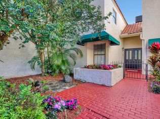 6400 Via Tierra, Boca Raton, FL 33433