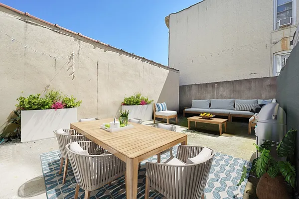 Rented by Compass | media 7