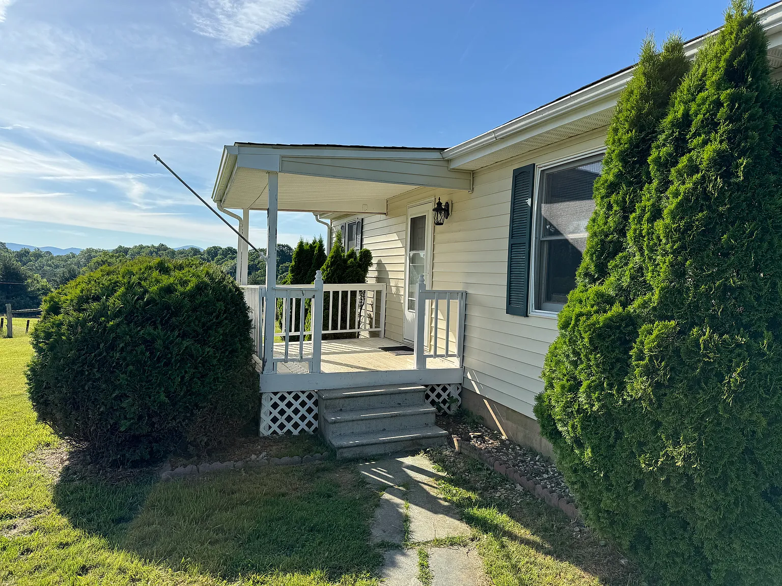 2 bed, 850 sqft, $1,249 — Photo 3