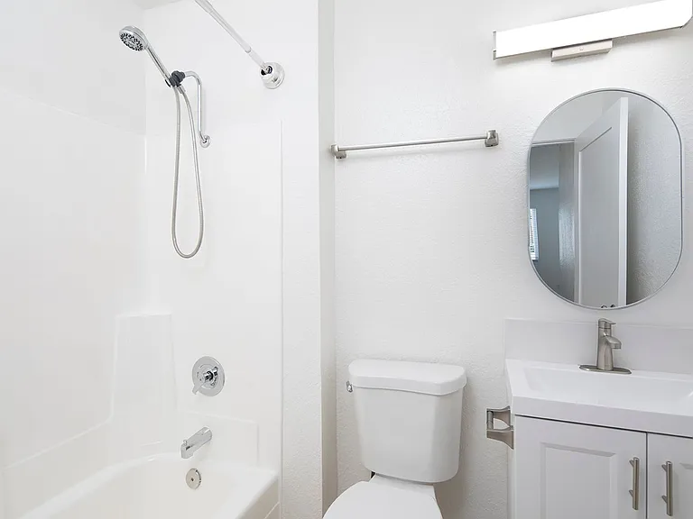 Wexford Manor Apartments — Photo 29