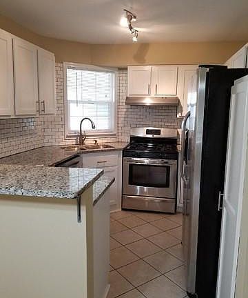3rd image of 189 W Hamilton Dr
