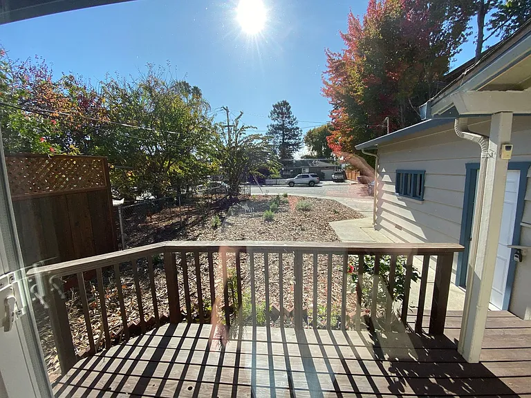 121 Coulson Ave — Photo 16