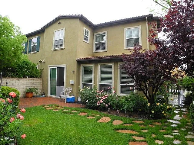 3 bed, 3.0 bath, 1659 sqft, $3,700 — Photo 3