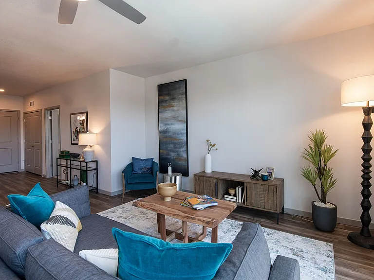 Airy Living with Room to Breathe