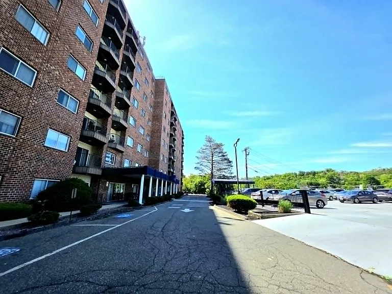230 Willard St #407 — Photo 29