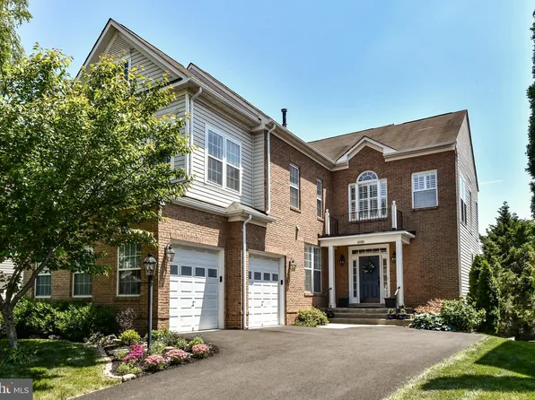 43363 Fullerton St, Ashburn, VA 20147