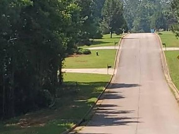 Exterior Neighborhood (street photo)