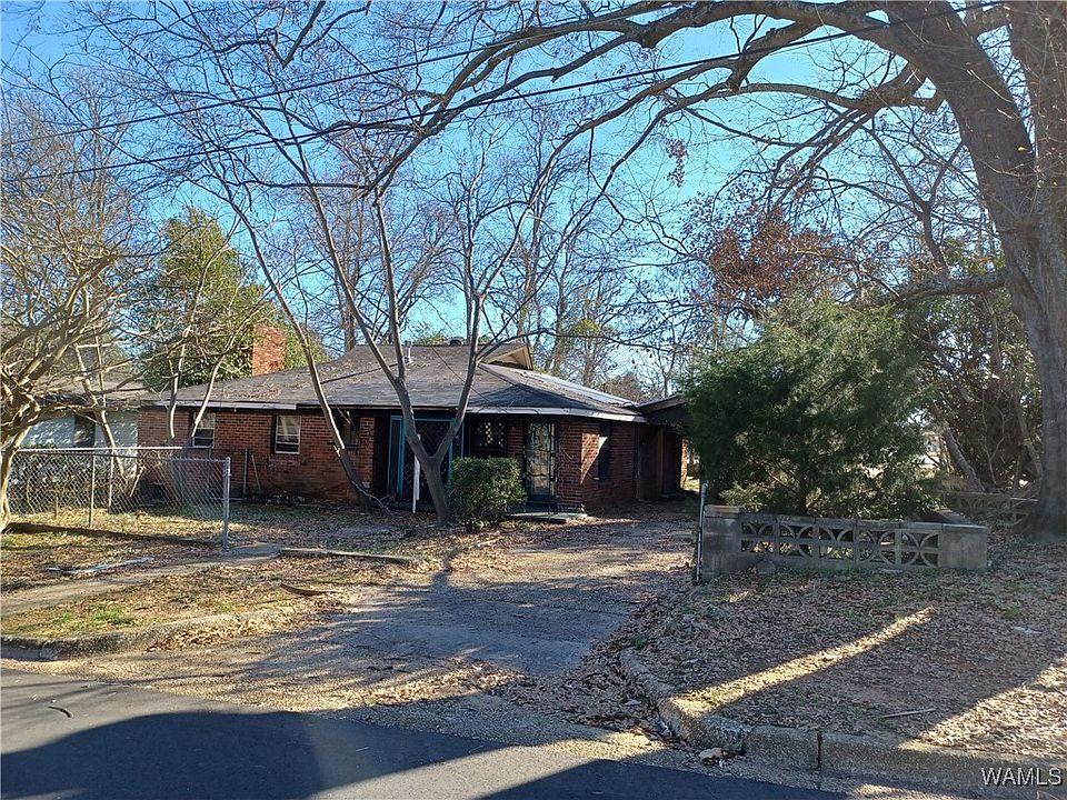 2nd image of 2927 25th St
