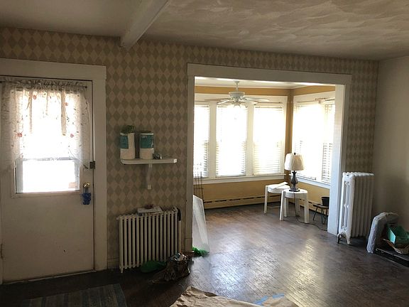 5th image of 6131 N Wolcott Ave