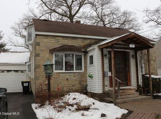 330 Rockland Rd, Glenville, NY 12302