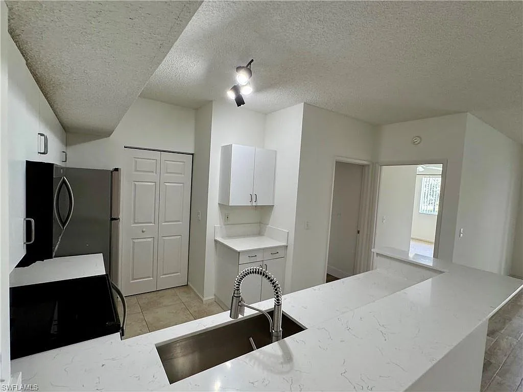 2 bed, 2.0 bath, 1037 sqft, $1,850 — Photo 3