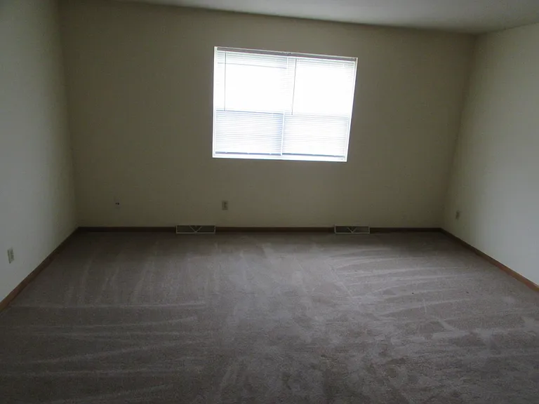 1329 Glacier Hill Dr — Photo 9