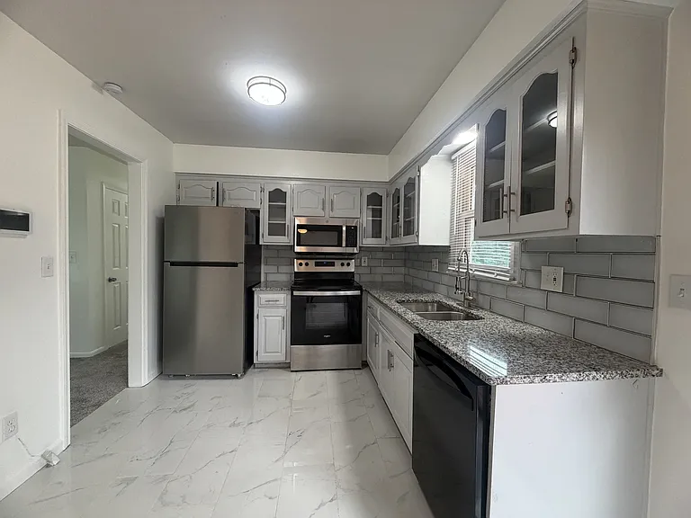 1208 S Mayview Ave — Photo 9
