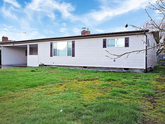 2nd image of 4062 Cypress St NE