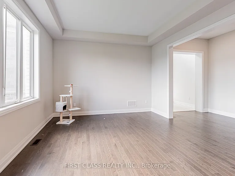 15 Kenneth Campbell Ct — Photo 8
