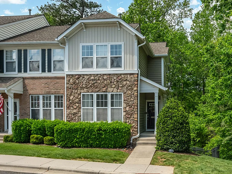 6071 Viking Dr — Photo 3