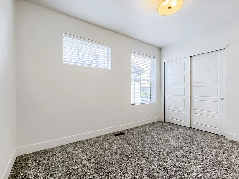 2750 S Cherokee St — Photo 12