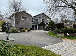 36 Quail Run, East Islip, NY 11730