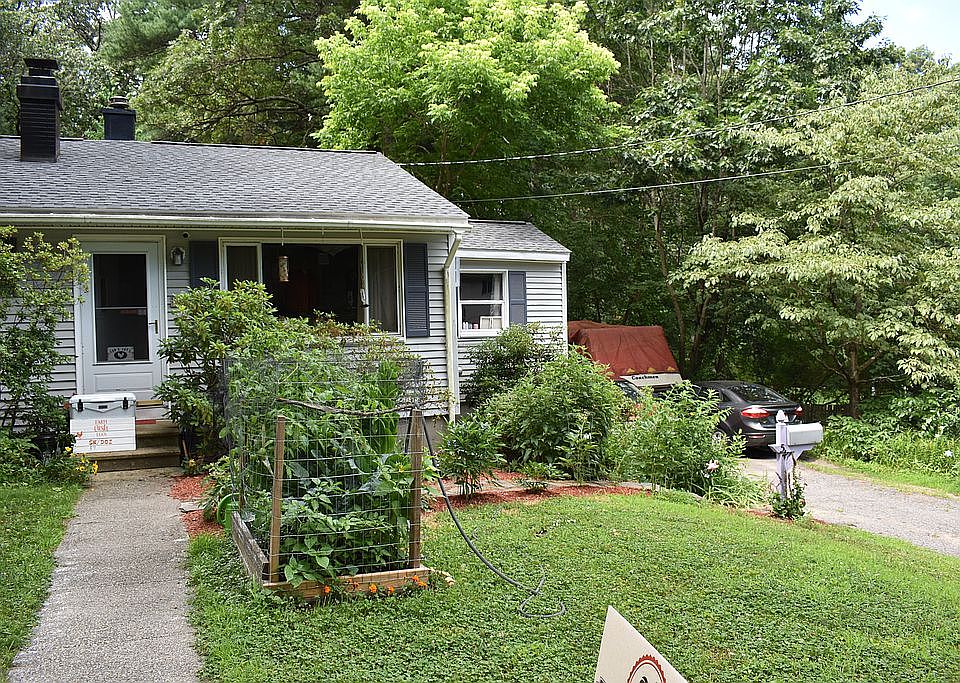 2nd image of 54 Birch Hill Rd
