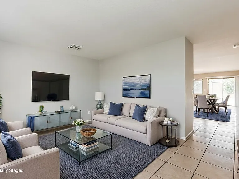 12954 W Voltaire Ave — Photo 4